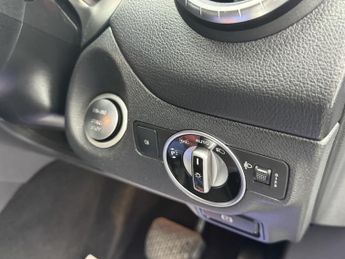 MERCEDES-BENZ CLA 1.6 CLA180 Sport