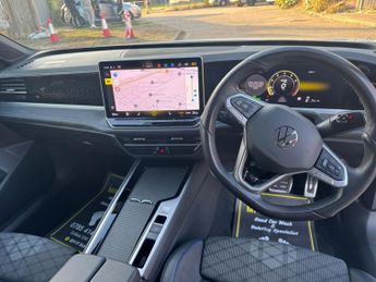 VOLKSWAGEN PASSAT 1.5 eTSI MHEV R-Line