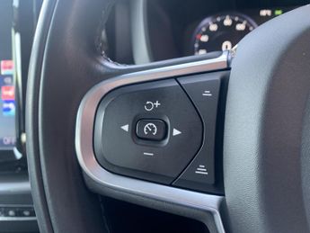 VOLVO XC60 2.0 Momentum Pro D4 AWD
