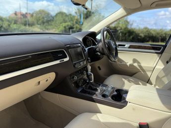 VOLKSWAGEN TOUAREG 3.0 TDI V6 BlueMotion Tech SE