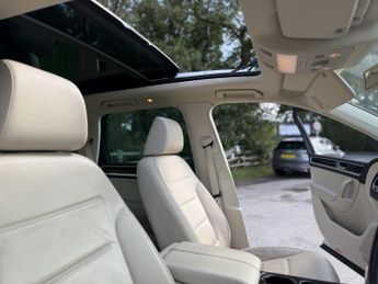 VOLKSWAGEN TOUAREG 3.0 TDI V6 BlueMotion Tech SE