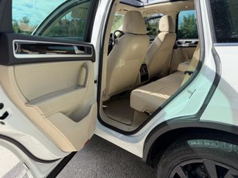 VOLKSWAGEN TOUAREG 3.0 TDI V6 BlueMotion Tech SE