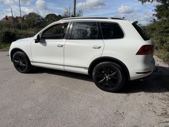 VOLKSWAGEN TOUAREG 3.0 TDI V6 BlueMotion Tech SE