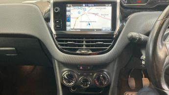 PEUGEOT 208 1.2 PureTech Allure Black 5dr LOW TAX+SATNAV