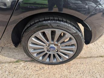 FORD FIESTA 1.4 Titanium 5dr