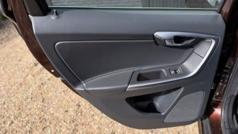 VOLVO XC60 2.4 R-Design Lux Nav D4 AWD