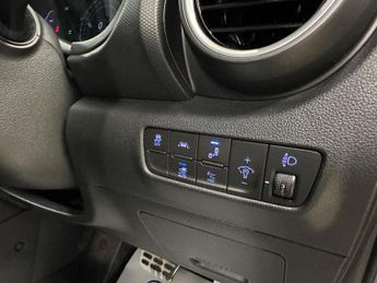 HYUNDAI KONA 64kWh Premium SE Auto 5dr (7kW Charger)