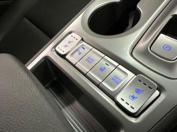 HYUNDAI KONA 64kWh Premium SE Auto 5dr (7kW Charger)