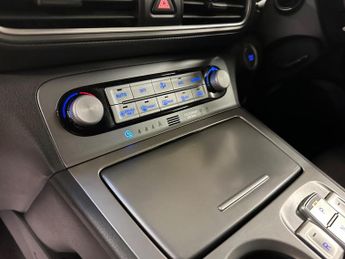 HYUNDAI KONA 64kWh Premium SE Auto 5dr (7kW Charger)