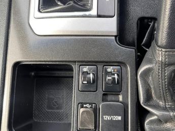TOYOTA LAND CRUISER 2.8 D Invincible