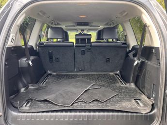 TOYOTA LAND CRUISER 2.8 D Invincible