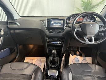 PEUGEOT 2008 1.6 BlueHDi Allure