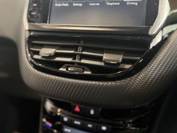 PEUGEOT 2008 1.6 BlueHDi Allure
