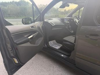FORD GRAND TOURNEO CONNECT 1.5 EcoBlue Titanium