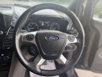 FORD GRAND TOURNEO CONNECT 1.5 EcoBlue Titanium