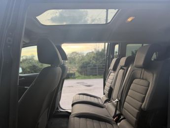 FORD GRAND TOURNEO CONNECT 1.5 EcoBlue Titanium