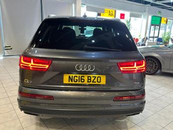 AUDI Q7 3.0 TDI V6 S line