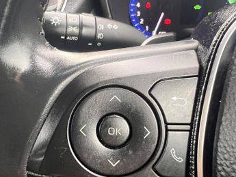 TOYOTA COROLLA 2.0 VVT-h Excel