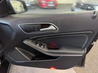 MERCEDES-BENZ A CLASS 2.1 A200d Sport