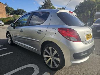 PEUGEOT 207 1.6 VTi Allure