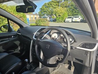 PEUGEOT 207 1.6 VTi Allure