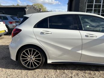 MERCEDES-BENZ A CLASS 2.1 A200d WhiteArt