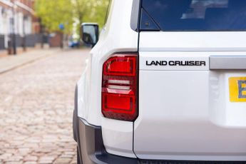 TOYOTA LAND CRUISER -