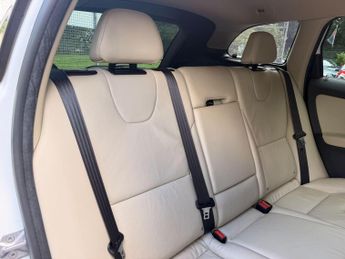 VOLVO XC60 2.0 T5 SE Lux Nav SUV 5dr Petrol Auto Euro 6 (s/s) (245 ps)