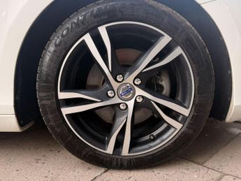 VOLVO V40 1.6 T4 SE Lux Nav Hatchback 5dr Petrol Powershift Euro 5 (s/s) (