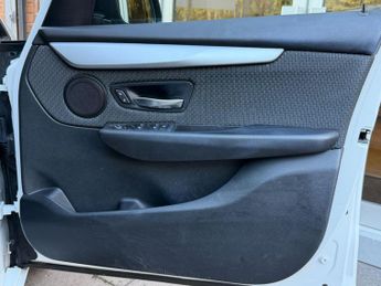 BMW 2 SERIES ACTIVE TOURER 2.0 218d Luxury MPV 5dr Diesel Auto Euro 6 (s/s) (150 ps)