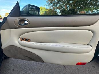 JAGUAR XK8 4.2 2dr