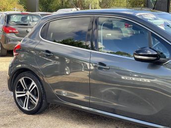 PEUGEOT 208 1.2 PureTech GT Line