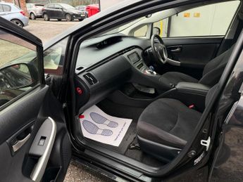 TOYOTA PRIUS 1.8 Active Hybrid Automatic Euro 5 5dr