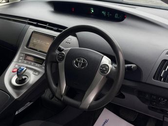 TOYOTA PRIUS 1.8 Active Hybrid Automatic Euro 5 5dr