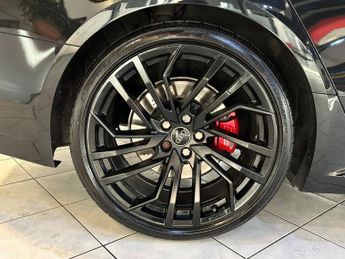 AUDI RS4 AVANT 2.9 TFSI V6 Carbon Black(HPI clear).