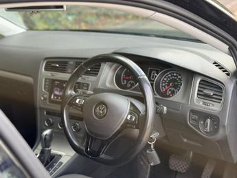 VOLKSWAGEN GOLF 1.6 TDI BlueMotion Tech SE DSG Euro 5 (s/s) 5dr