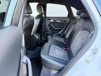AUDI Q3 2.0 TFSI Black Edition S TRONIC QUATTRO