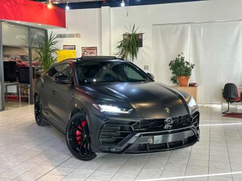 Lamborghini Urus SATIN BLACK WRAP.
