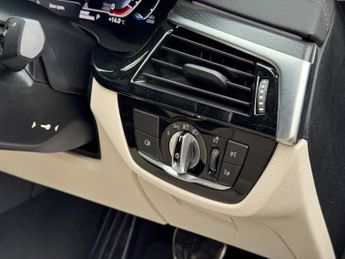 BMW 5 SERIES 2.0 520d xDrive M Sport Saloon