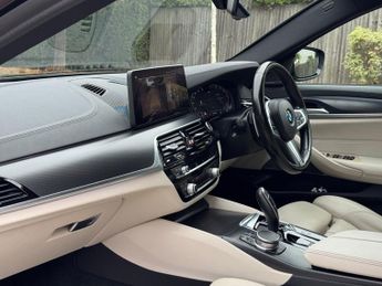 BMW 5 SERIES 2.0 520d xDrive M Sport Saloon