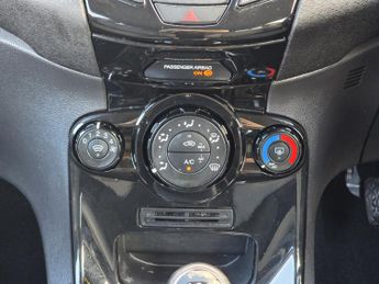 FORD FIESTA 1.3 Zetec