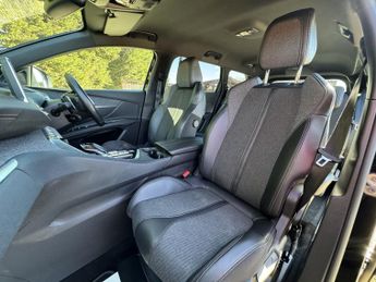 PEUGEOT 5008 1.5 BlueHDi GT Line
