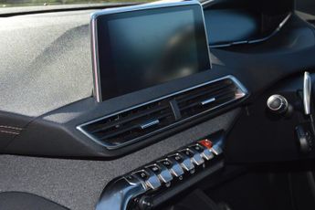 PEUGEOT 5008 1.5 BlueHDi GT Line