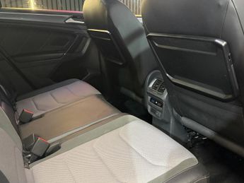 VOLKSWAGEN TIGUAN 2.0 TDI BlueMotion Tech R-Line