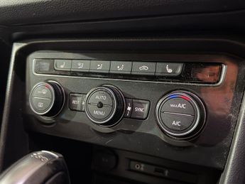 VOLKSWAGEN TIGUAN 2.0 TDI BlueMotion Tech R-Line
