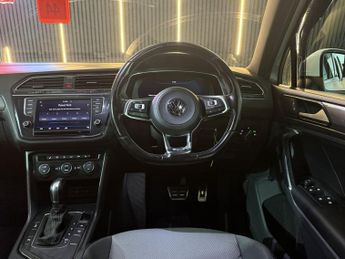 VOLKSWAGEN TIGUAN 2.0 TDI BlueMotion Tech R-Line