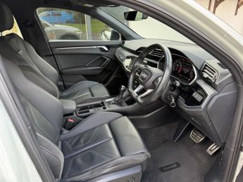 AUDI Q3 1.5 TFSI Hybrid CoD 35 MHEV EDITION 1