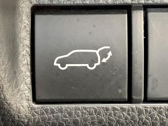TOYOTA RAV4 2.5 VVT-h Design