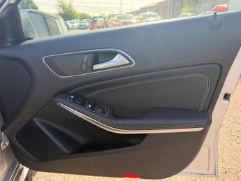 MERCEDES-BENZ A CLASS 1.6 A180 Hatchback 5dr Petrol