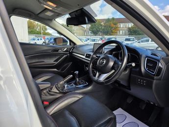 MAZDA MAZDA3 2.2 SKYACTIV-D Sport Nav